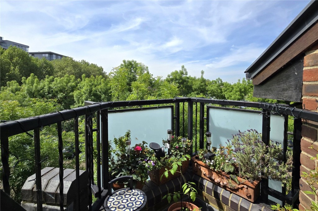 Images for London EAID:1949463716 BID:URP