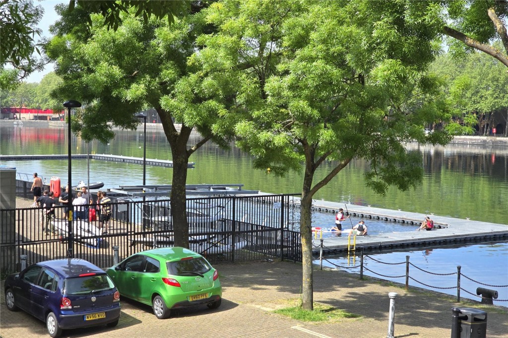 Images for London EAID:1949463716 BID:URP