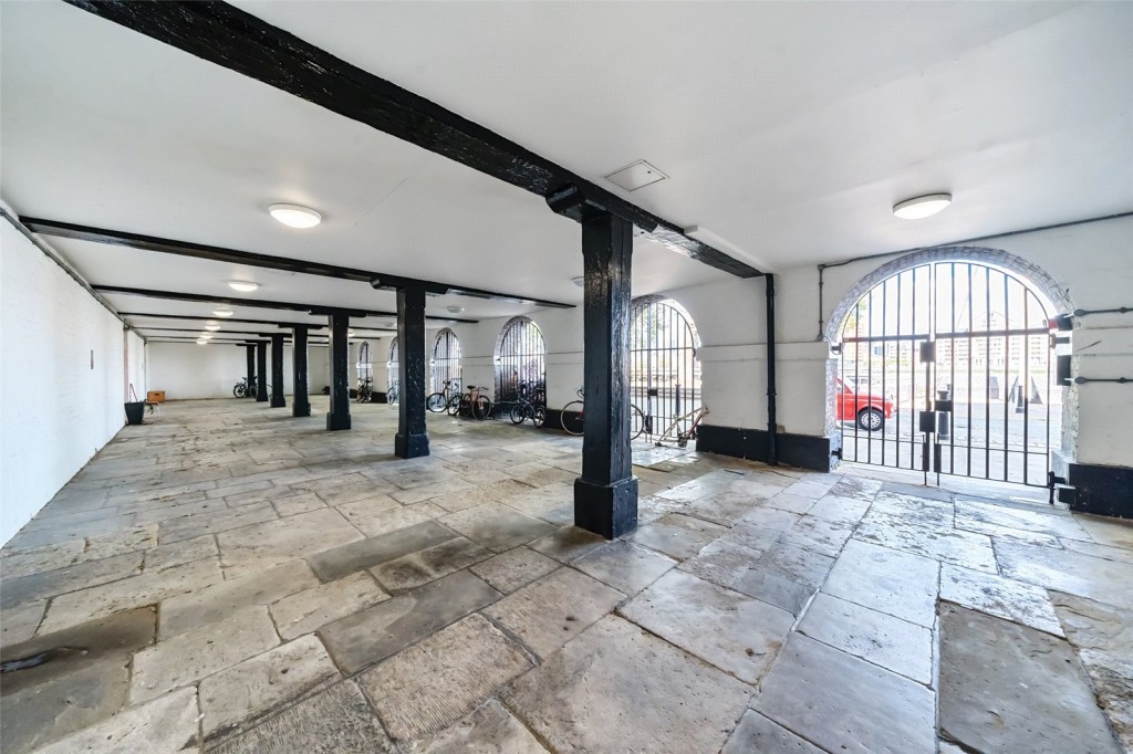 Images for London EAID:1949463716 BID:URP