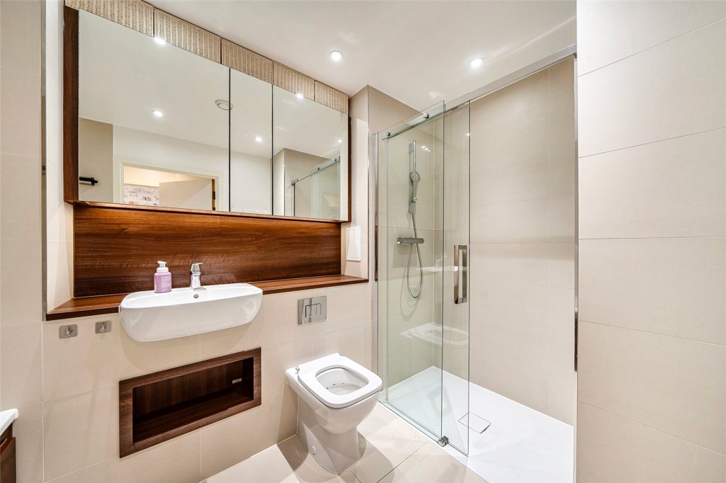 Images for London EAID:1949463716 BID:URP