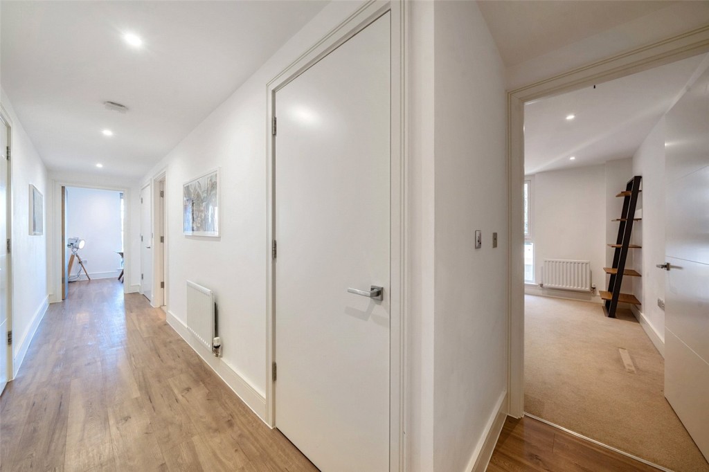 Images for London EAID:1949463716 BID:URP