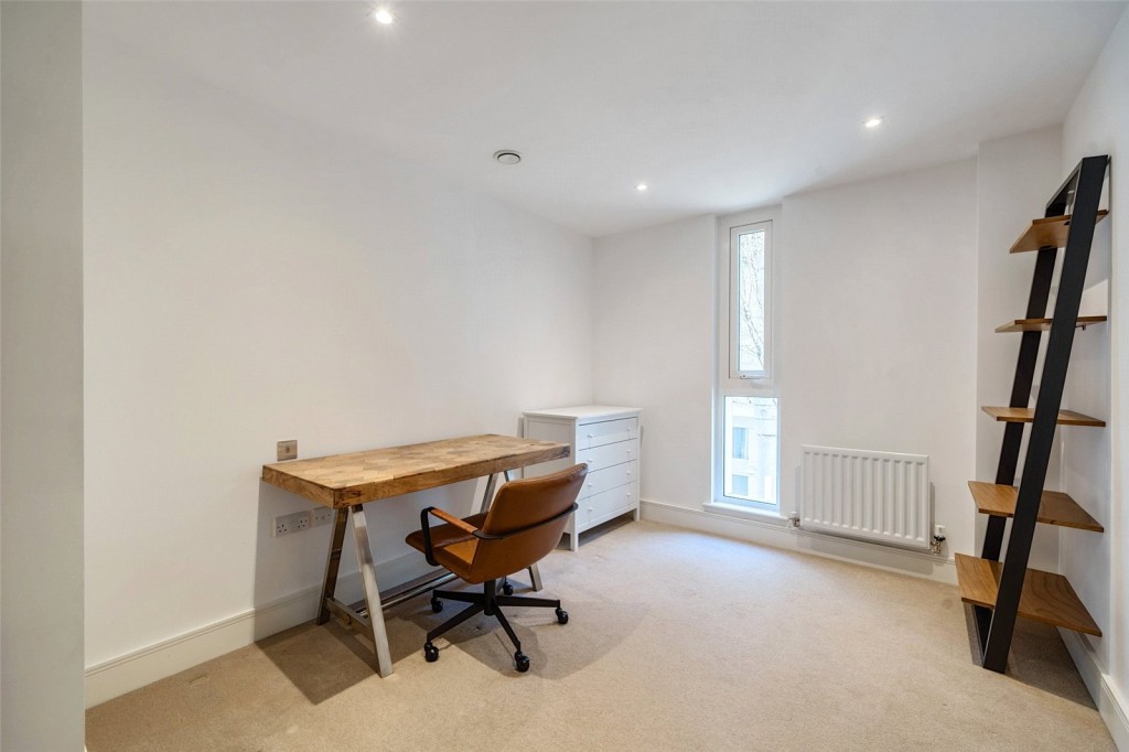 Images for London EAID:1949463716 BID:URP