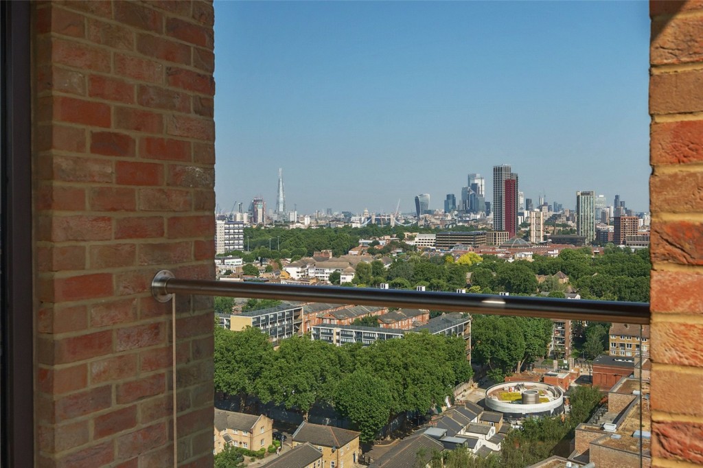 Images for London EAID:1949463716 BID:URP