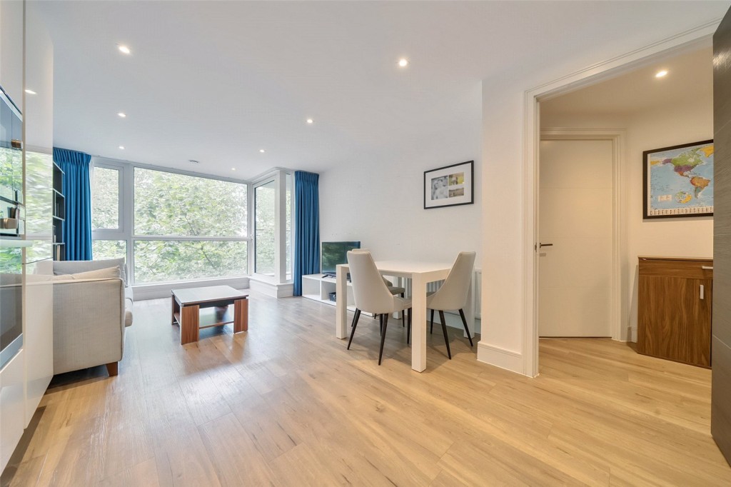 Images for London EAID:1949463716 BID:URP