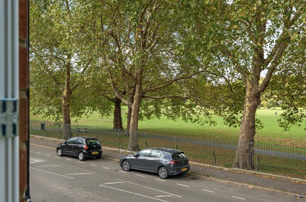 Images for London EAID:1949463716 BID:URP