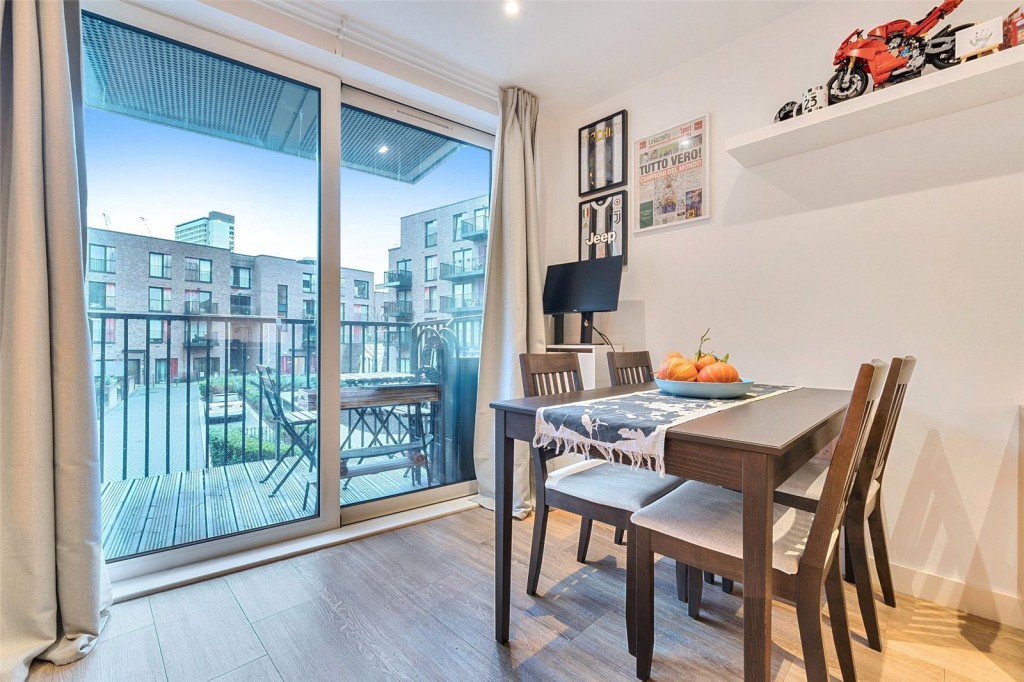 Images for London EAID:1949463716 BID:URP