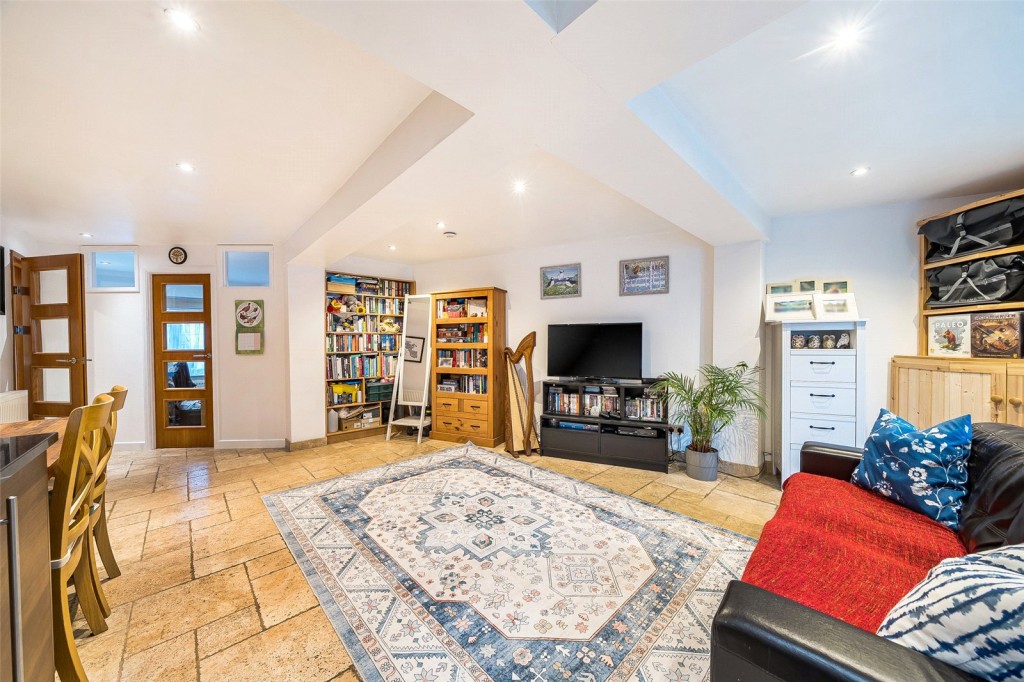 Images for London EAID:1949463716 BID:URP