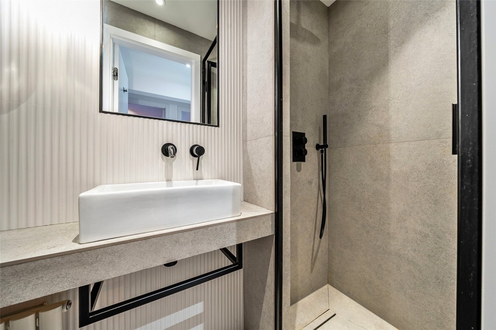 Images for London EAID:1949463716 BID:URP