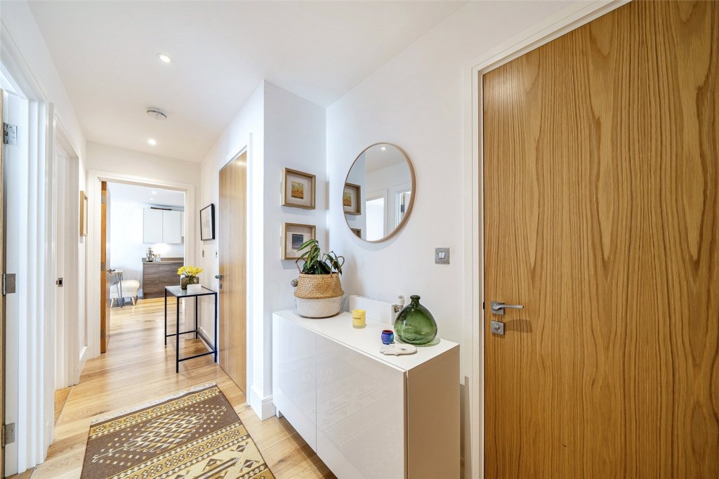 Images for London EAID:1949463716 BID:URP