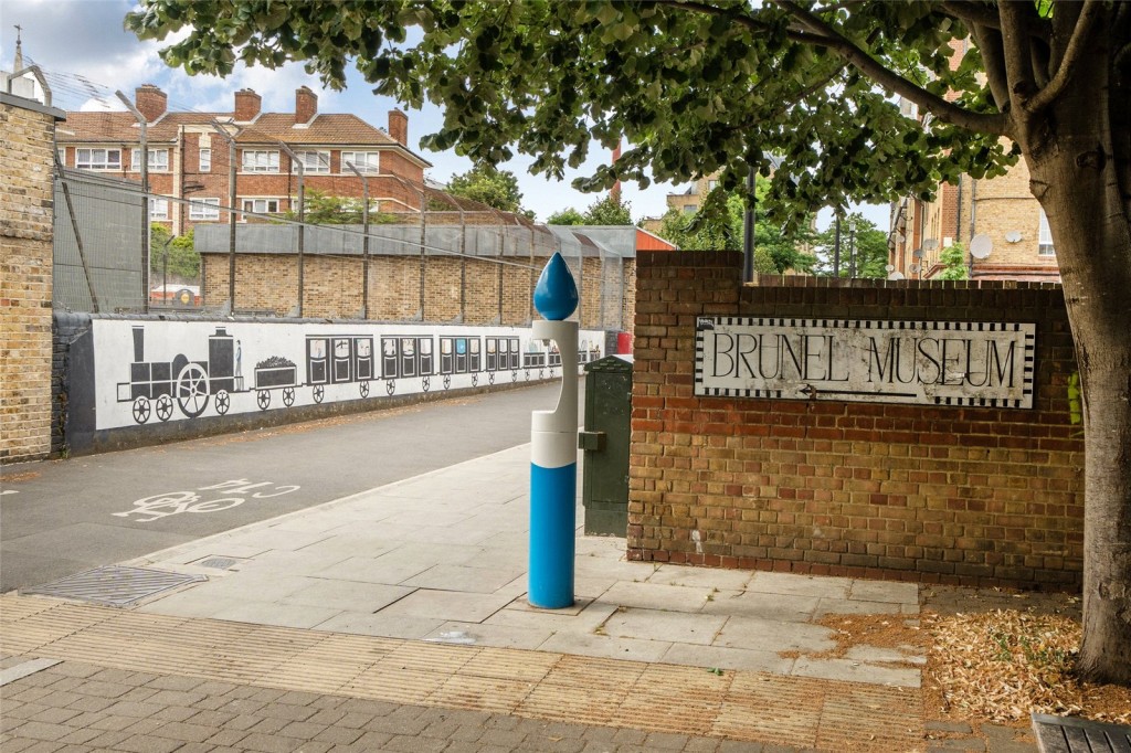 Images for London EAID:1949463716 BID:URP